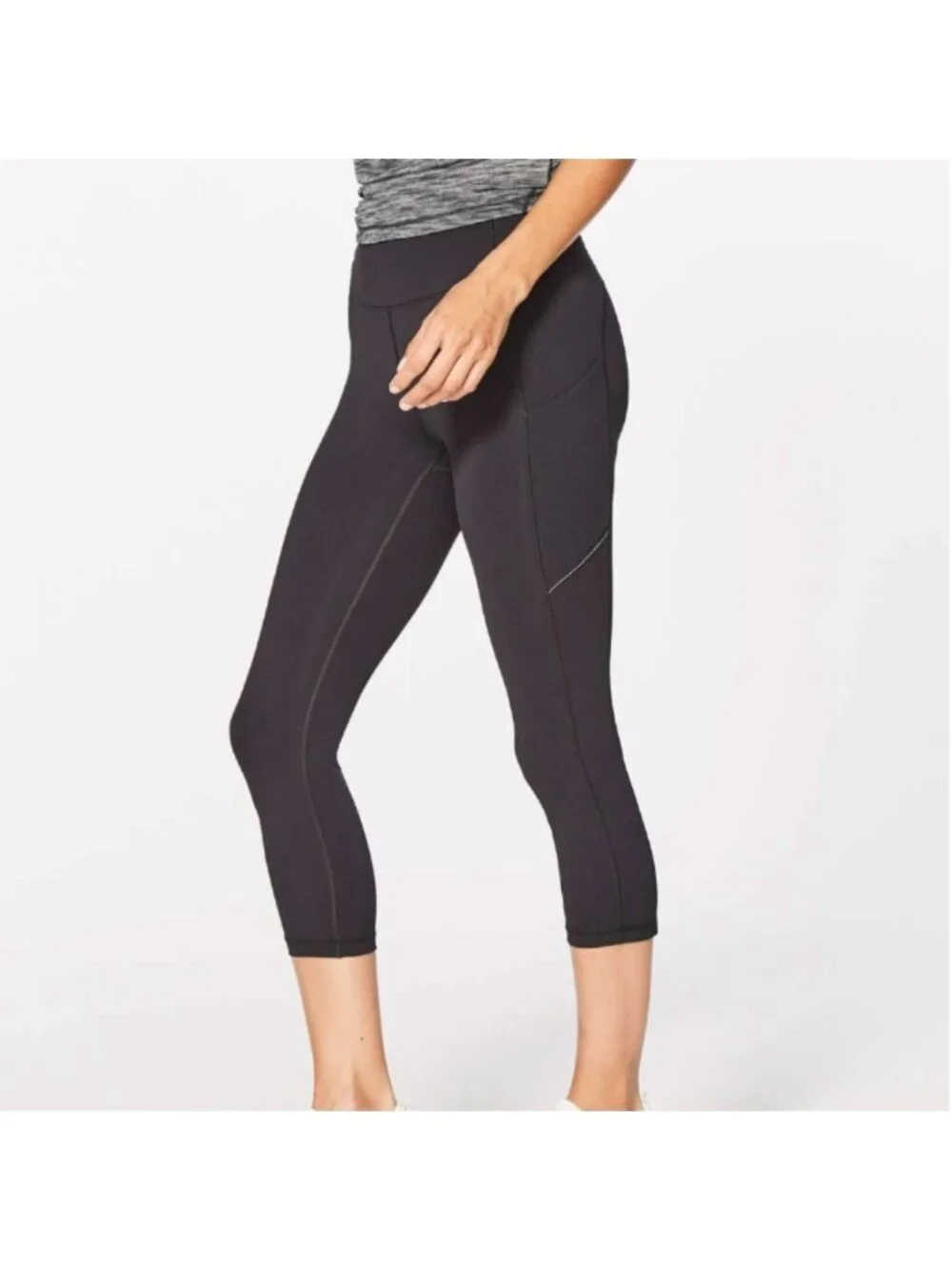 Lululemon Speed Up Crop (21